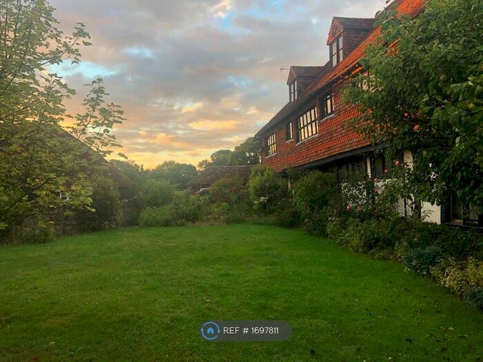 1 Bedroom Flat To Rent In Little Singleton Farm, Great Chart, Ashford, TN26