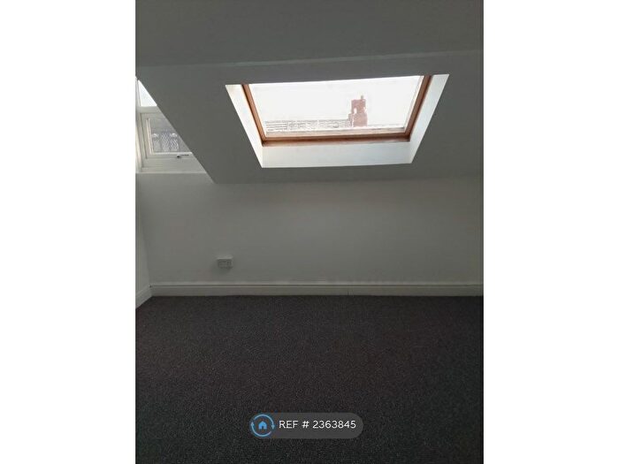 4 Bedroom Terraced House To Rent In Colwyn Road, Leeds, LS11