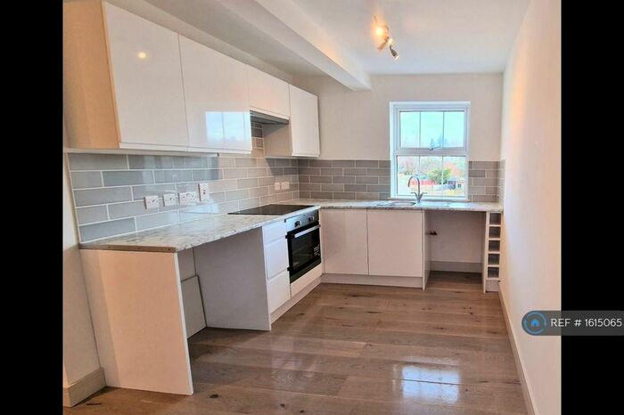 2 Bedroom Maisonette To Rent In Church Road, Surrey, KT17