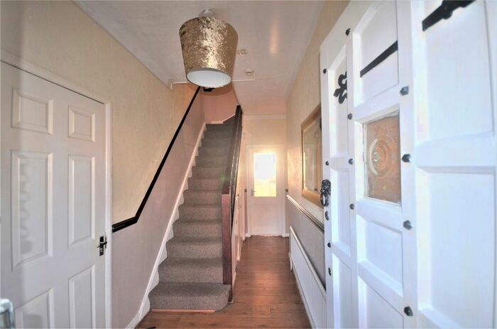 5 Bedroom End Terrace House To Rent In Roll Gardens, IG2