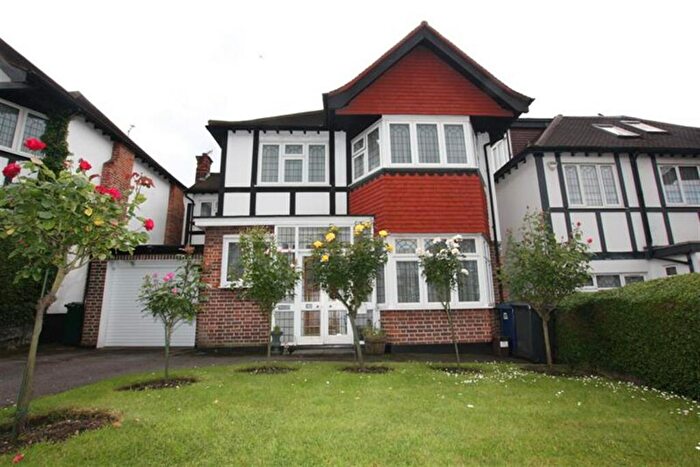 4 Bedroom House To Rent In Vaughan Avenue, Hendon, NW4