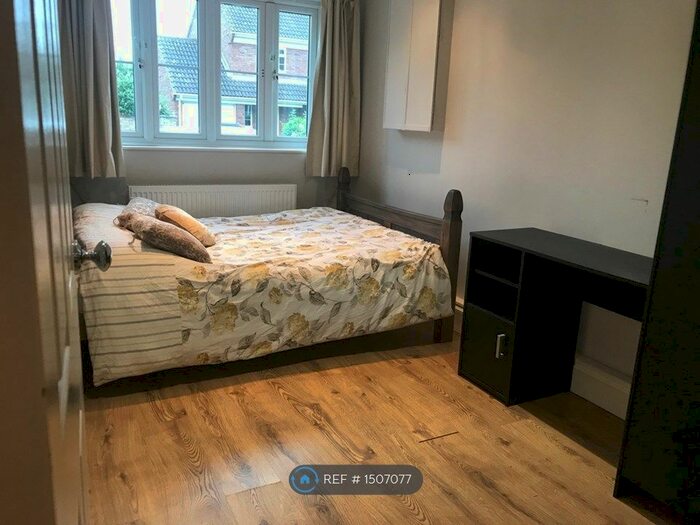 Studio To Rent In Black Hill Road, St. Ives, PE27