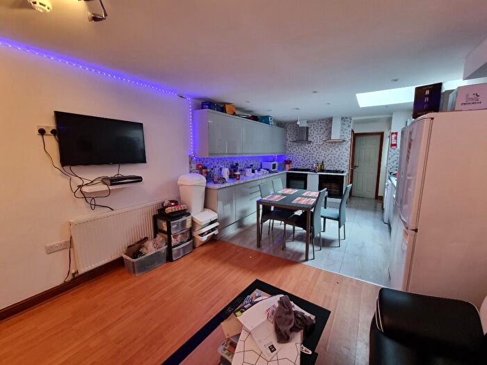 7 Bedroom Terraced House To Rent In Luton Road, Birmingham, B29