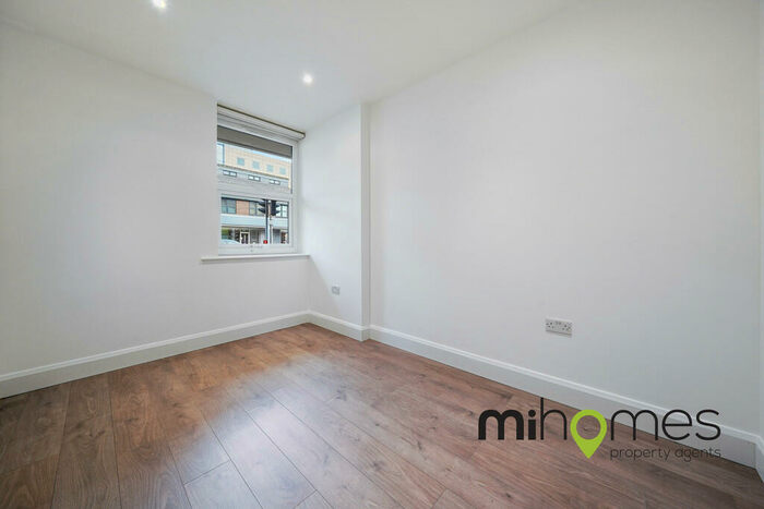 2 Bedroom Apartment To Rent In Key Point, Potters Bar, EN6