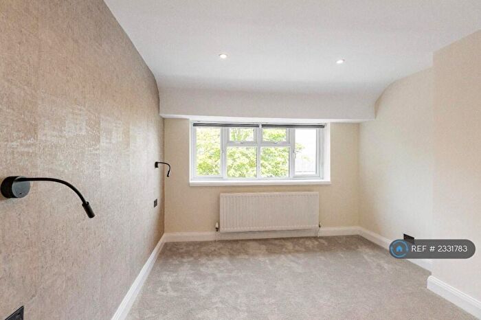 2 Bedroom Flat To Rent In Beverley Gardens, Wembley, HA9