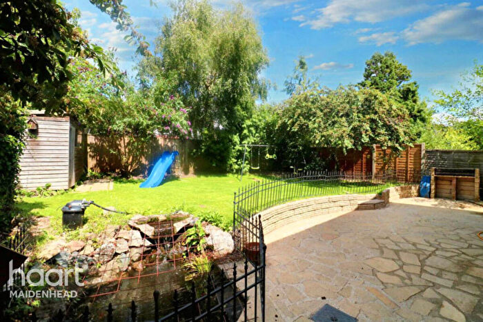 5 Bedroom Detached House For Sale In Holly Spring Lane, Bracknell, RG12