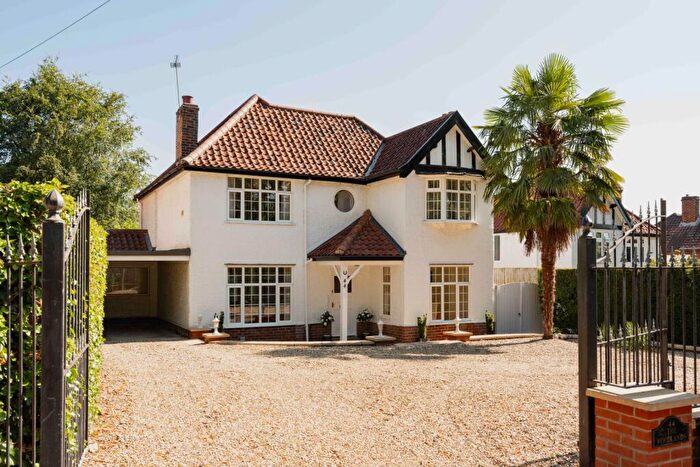 4 Bedroom Detached House For Sale In Telegraph Lane East, Norwich, Norfolk, NR1