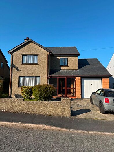 3 Bedroom Detached House To Rent In Ty'n Rhos Estate, Chwilog, Pwllheli, LL53