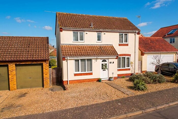 3 Bedroom Detached House For Sale In Wild Flower Way, Ditchingham, Bungay, NR35