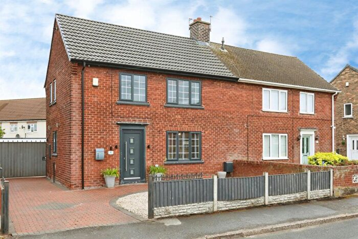 3 Bedroom Semi-Detached House For Sale In Sandrock Road, Harworth, Doncaster, DN11