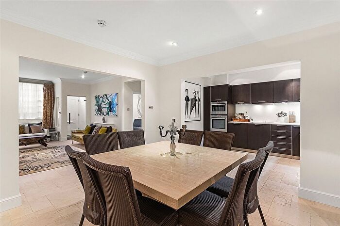 4 Bedroom Property To Rent In Hyde Park Gardens Mews, Connaught Village, W2