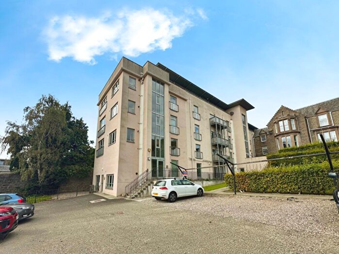 3 Bedroom Flat To Rent In Shepherds Loan, Dundee, DD2