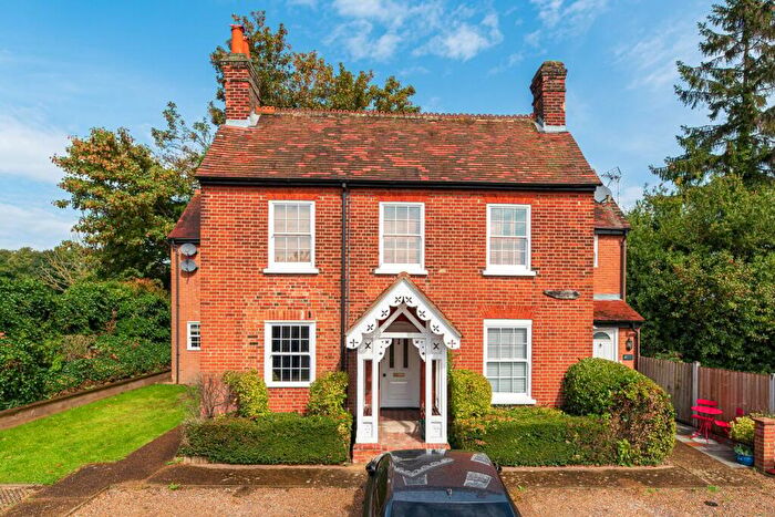 2 Bedroom Apartment For Sale In Chelmsford Road, Shenfield, Brentwood, CM15