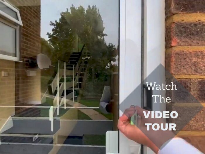 3 Bedroom Flat To Rent In Havelock Rise, Near High Town, LU2