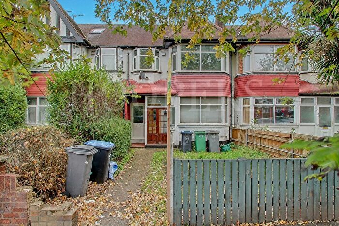 2 Bedroom Maisonette For Sale In Neasden Lane North, London, NW10