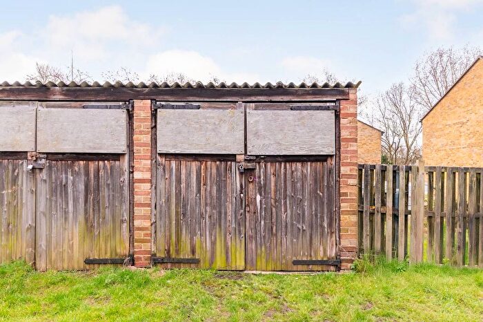 Garage / Parking To Rent In Kuala Gardens, Norbury, SW16