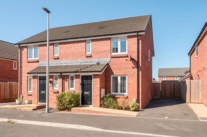 3 Bedroom Semi-Detached House For Sale In Barley Road, Cranbrook, Exeter, EX5