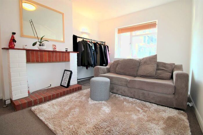 1 Bedroom Apartment To Rent In Ritz Court, Potters Bar, EN6