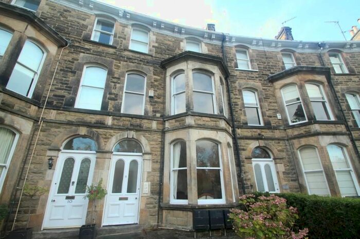 2 Bedroom Flat To Rent In Royal Crescent, Harrogate HG2