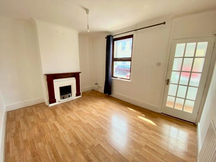 2 Bedroom Terraced House To Rent In Dawes Street, Gillingham, ME7
