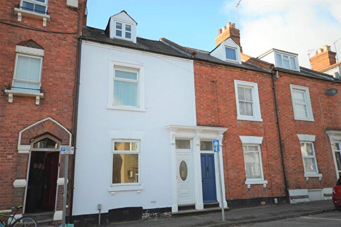 4 Bedroom Terraced House To Rent In Cyril Street, Abington, NN1