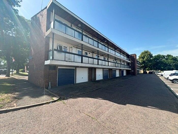 1 Bedroom Flat To Rent In Caneland Court, Waltham Abbey, EN9
