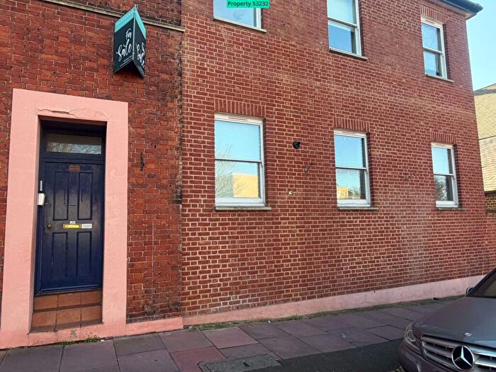 2 Bedroom Flat For Sale In Clock House Road, Beckenham, BR3