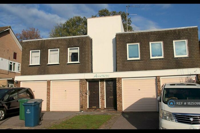 2 Bedroom Maisonette To Rent In Ashcroft, Stanmore, HA7