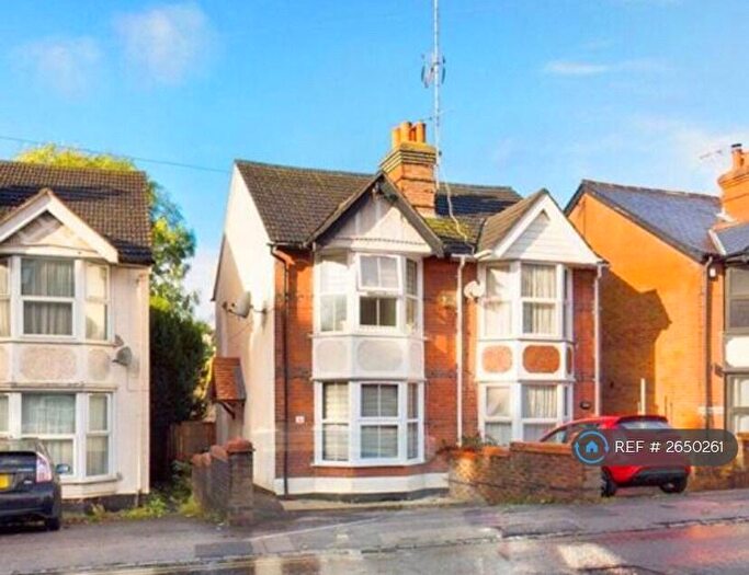 2 Bedroom Semi-Detached House To Rent In Hughenden Road, High Wycombe, HP13