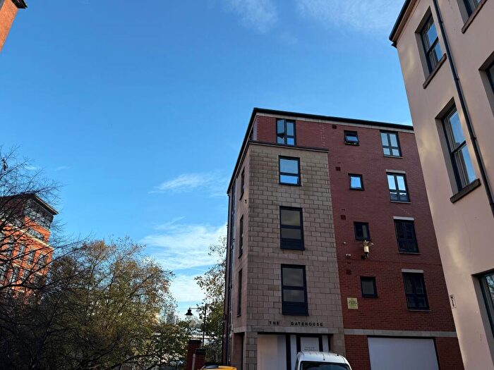 2 Bedroom Flat To Rent In The Gatehouse, NG1