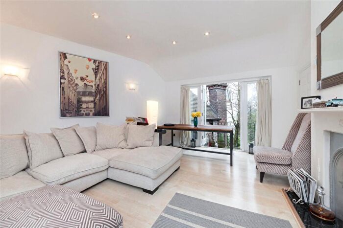 2 Bedroom Flat To Rent In Branch Hill, Hampstead, NW3