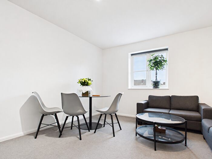 2 Bedroom Flat To Rent In Stoneyard Lane, London, E14