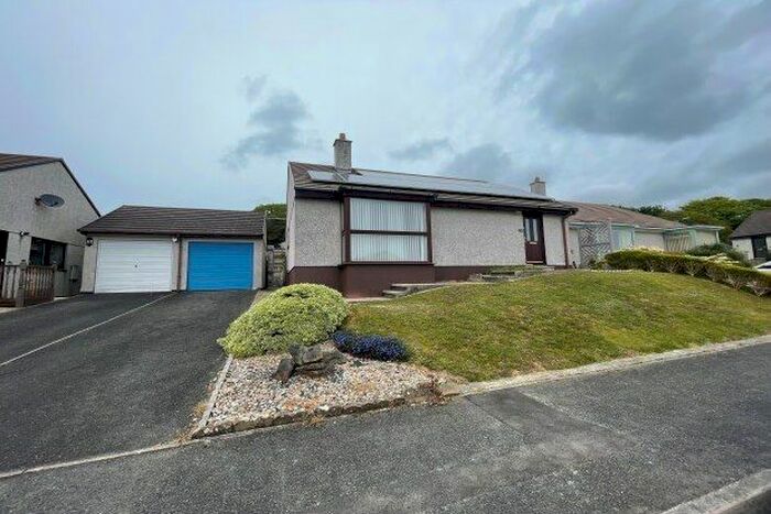 3 Bedroom Bungalow To Rent In Valley Close, Truro, TR1