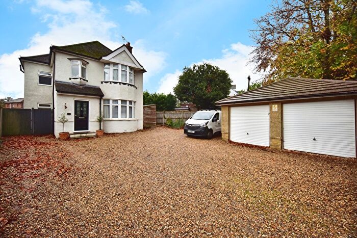 4 Bedroom Detached House For Sale In Park Avenue, Sittingbourne, Kent, ME10