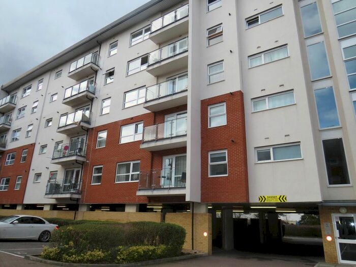1 Bedroom Flat To Rent In Clarkson Court, Hatfield, AL10