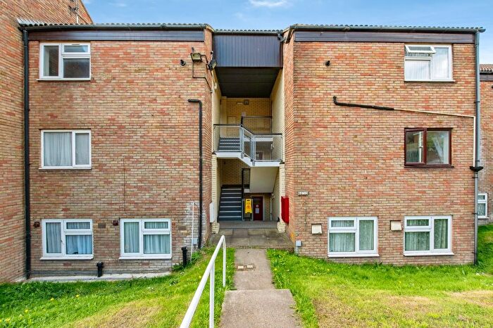 2 Bedroom Flat For Sale In Ebbsfleet Walk, Northfleet, Gravesend, Kent, DA11