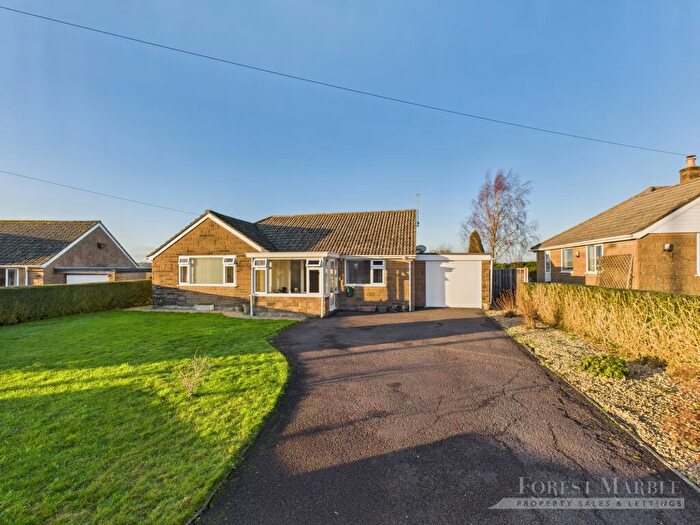 3 Bedroom Bungalow For Sale In Witch Close, East Stour, SP8