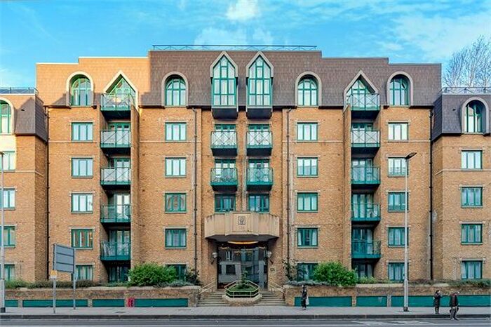 2 Bedroom Flat To Rent In Chamberlain House, Westminster Bridge Road, London, SE1