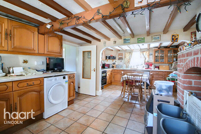 6 Bedroom Detached House For Sale In High Street, Sutton On Trent, NG23