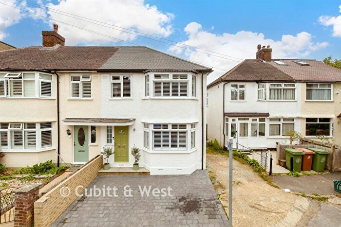 3 Bedroom End Of Terrace House For Sale In Oxford Road, Wallington, Surrey, SM6
