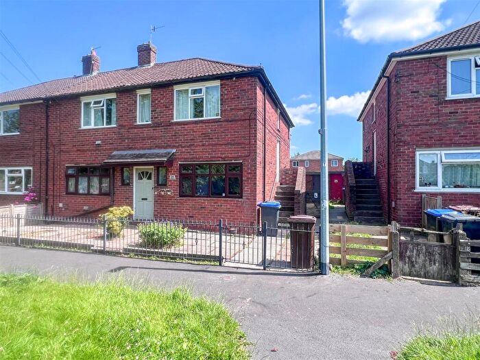 2 Bedroom Flat For Sale In Queens Drive, Leek, ST13