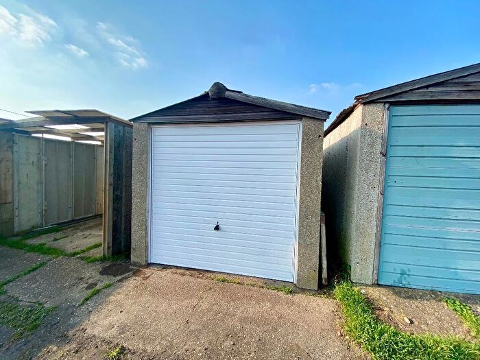 Garage / Parking For Sale In Giffords Cross Avenue, Corringham, Essex, SS17