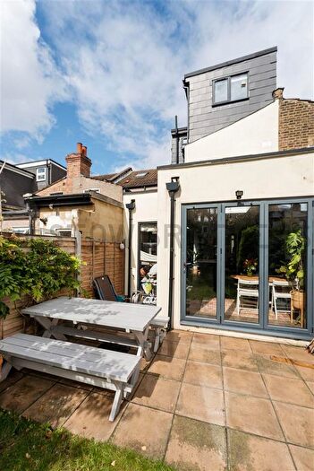 4 Bedroom Property To Rent In Walpole Road, London, E17
