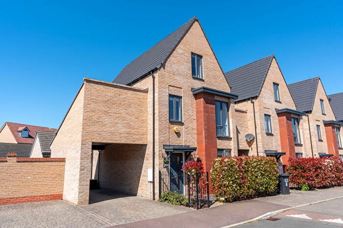 3 Bedroom Link Detached House For Sale In Orchard Way, Northstowe, CB24