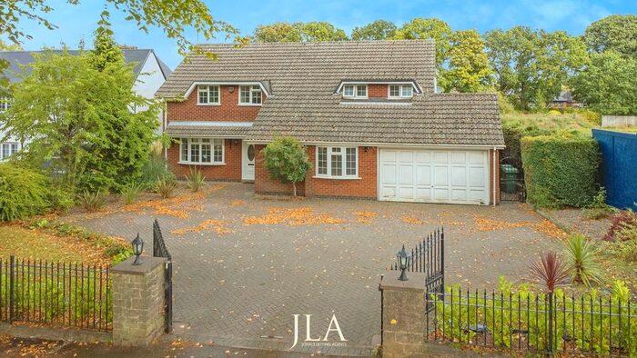 4 Bedroom Detached House To Rent In The Fairway, Oadby, Leicester, LE2