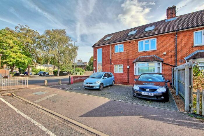 2 Bedroom Flat To Rent In Hawthorn Way, Cambridge, CB4