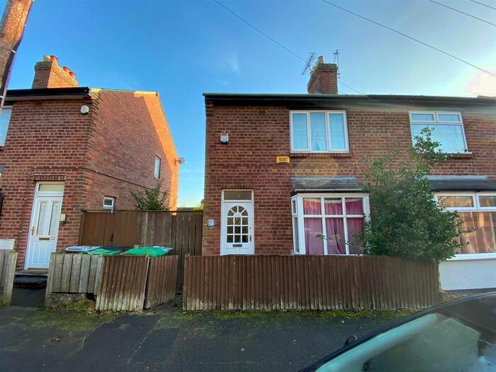 3 Bedroom Property To Rent In Linden Street, Nottingham, NG3