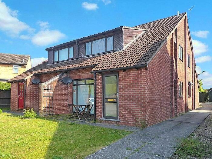 1 Bedroom Detached House To Rent In Hambleside, Bicester, Oxfordshire, OX26