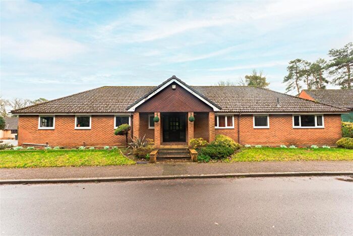 4 Bedroom Detached Bungalow For Sale In Avon Park, Ringwood, BH24