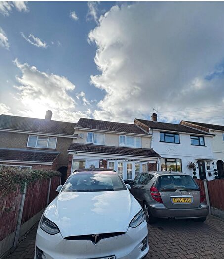 3 Bedroom Flat To Rent In Stanwyck Gardens, Romford, RM3